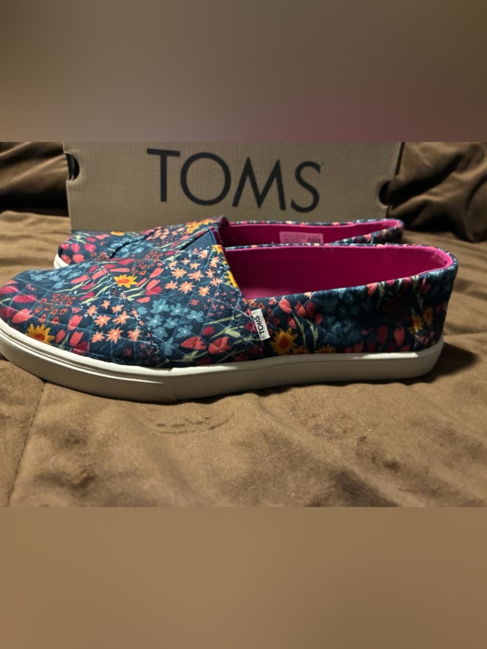 TOMS brand, size 7.5, alpagarta cupsole steel blue repreve flower fields/quilted - Picture 9 of 11